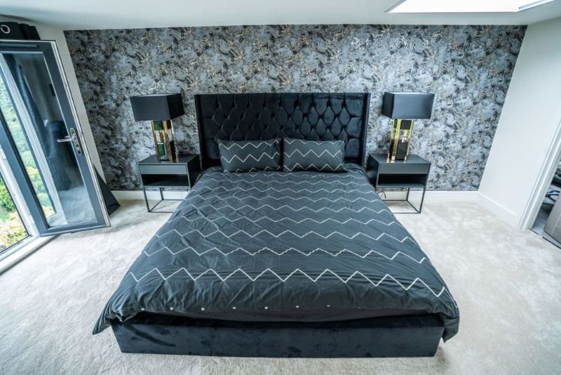 12-7r304470-lmb_group-video_evolution-scaled-1-2