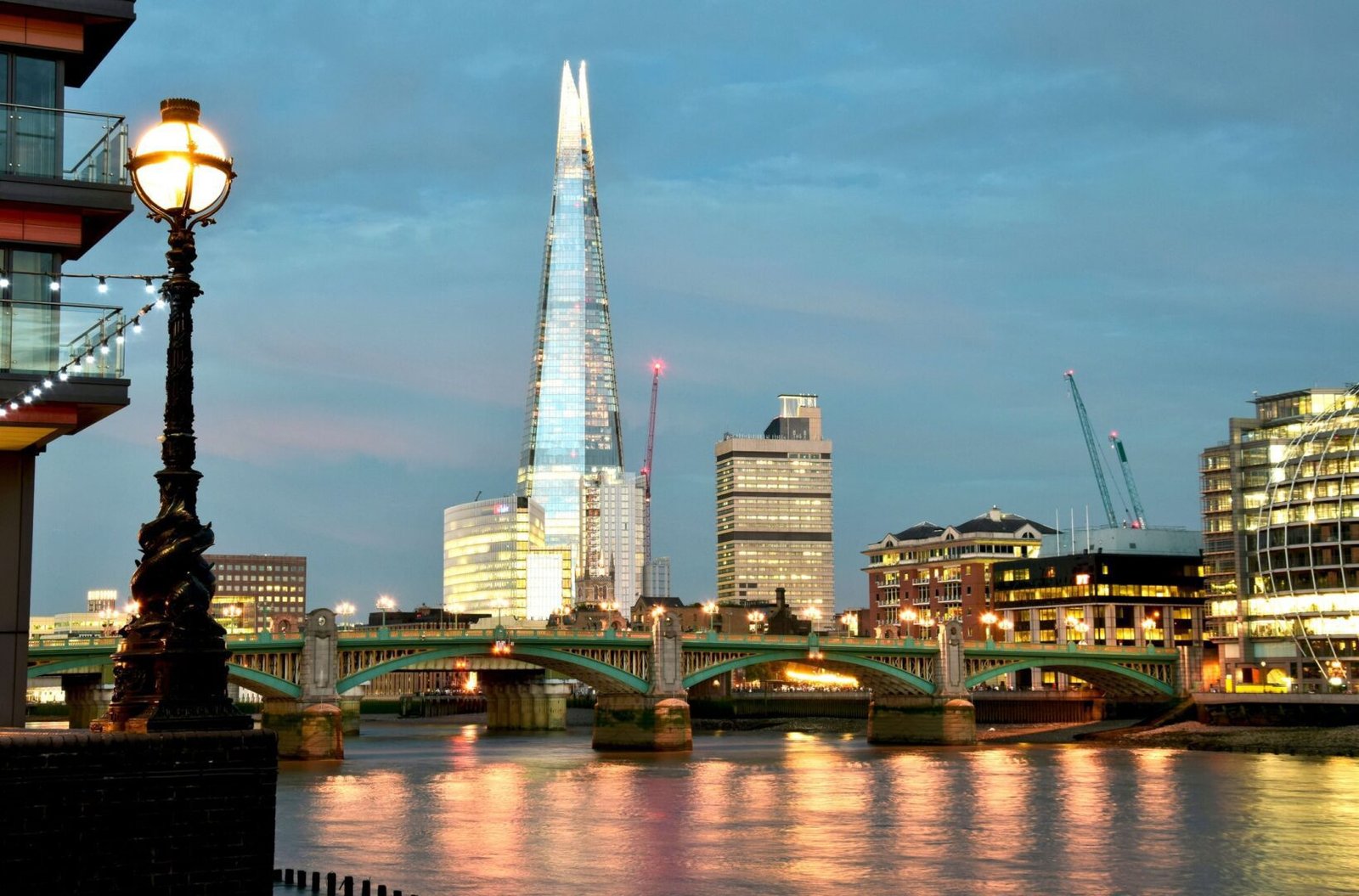 skyline-and-skyscrapers-from-the-south-bank-2